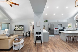 Interior - Fantastic Flagstaff 3 Bedroom w/ Private Backyard! (Flagstaff)