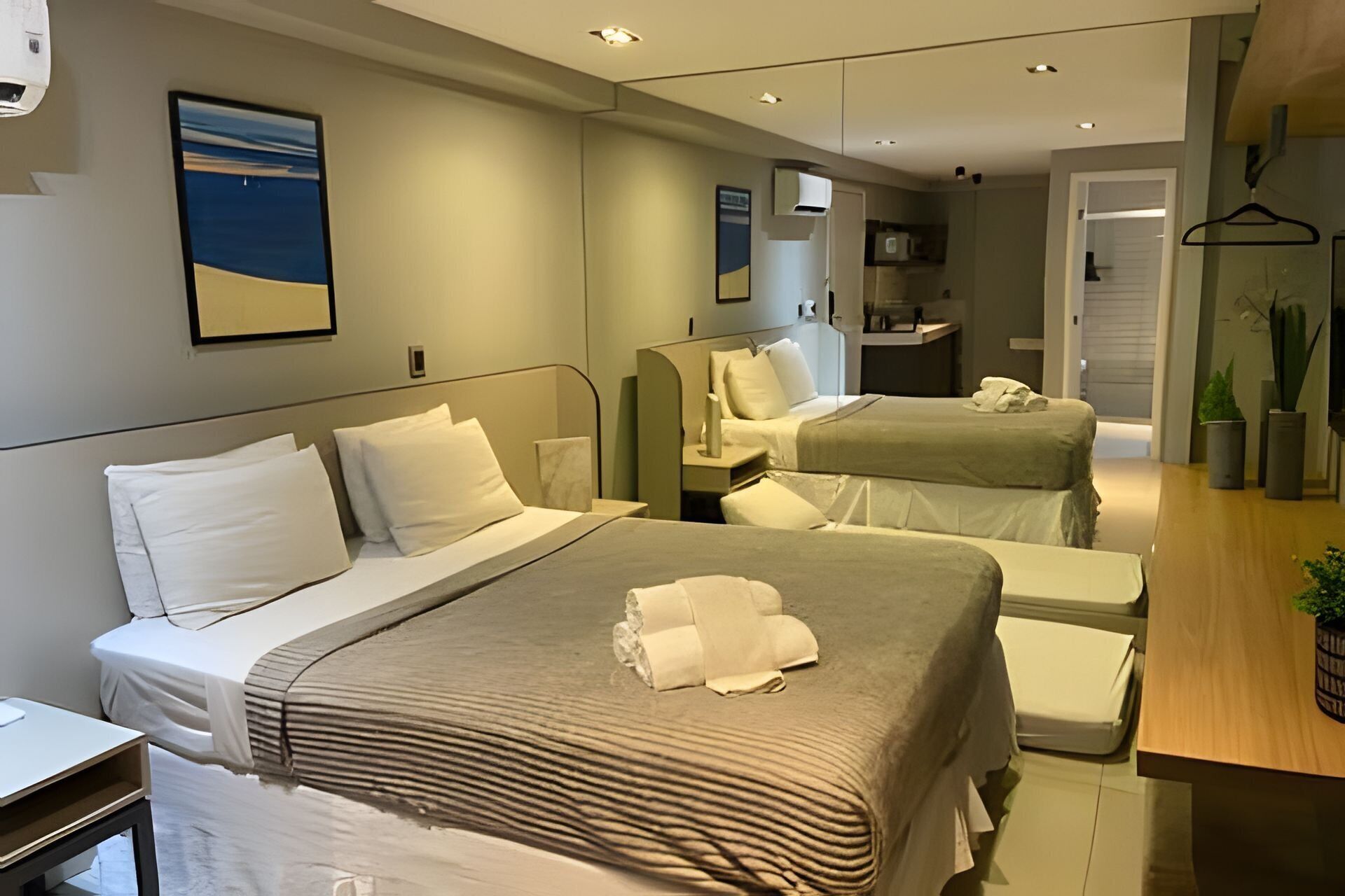 Kolmen hengen perushuone | Silitysrauta/-lauta, ilmainen Wi-Fi