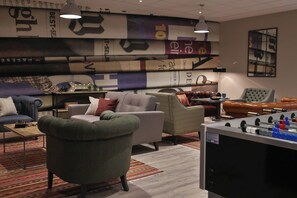 Lobby sitting area - Student Only Metrovick House (Newcastle-upon-Tyne)