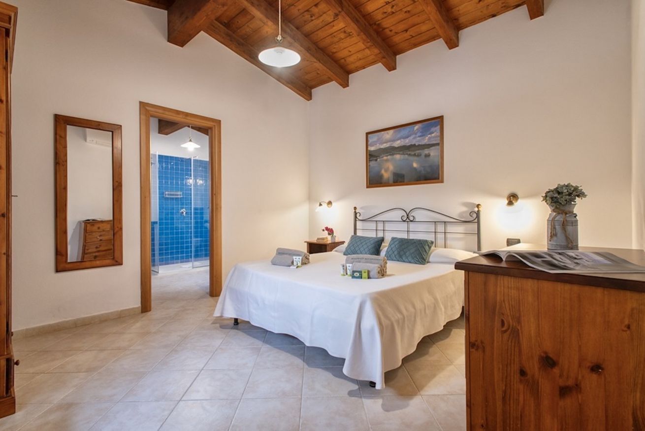 1 Schlafzimmer, Reisekinderbett