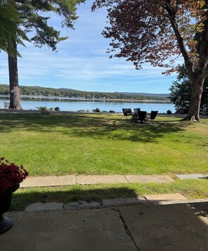 Terrace/patio - Lakeside Escape Peaceful View, swimming , relaxation (Northville)