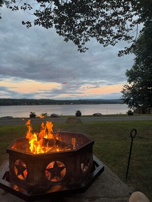 Property grounds - Lakeside Escape Peaceful View, swimming , relaxation (Northville)