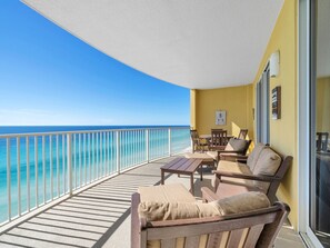 Property grounds - ☀️Gulf FRONT-Pools+Hot Tub-Beach Service-Emerald Isle 1406☀️ (Panama City Beach)