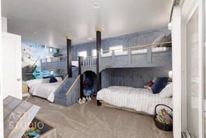 4 Schlafzimmer, Bügeleisen/Bügelbrett, Reisekinderbett, kostenloses WLAN