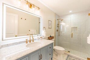 House, Multiple Beds (Sunset on Ibis) | Bathroom - Sunset on Ibis (Fort Myers Beach)