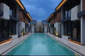 Unclassified image, 3 of 12, button - Umahan Sanur (Bali)