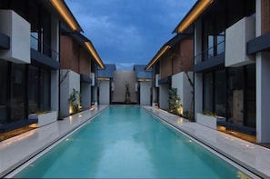 Unclassified image, 2 of 12, button - Umahan Sanur (Bali)