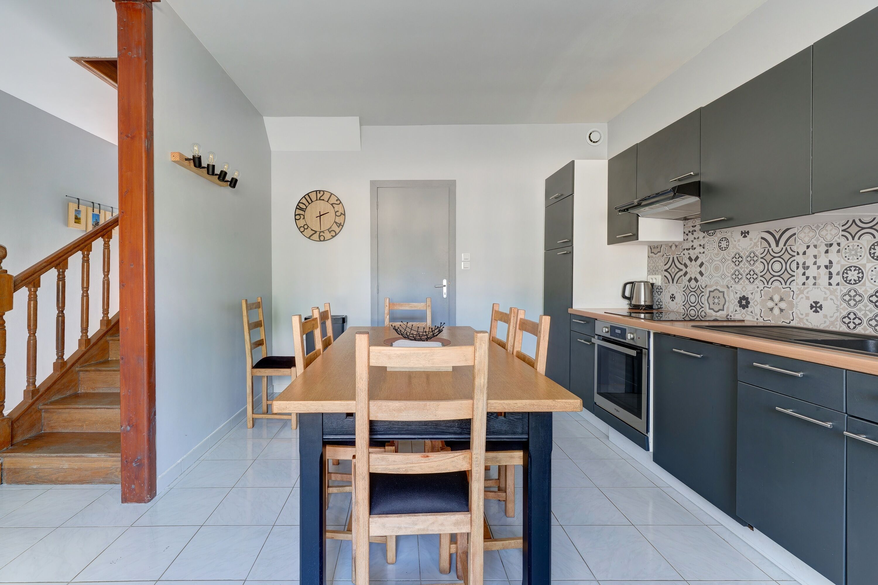 Réfrigérateur, micro-ondes, four, lave-vaisselle