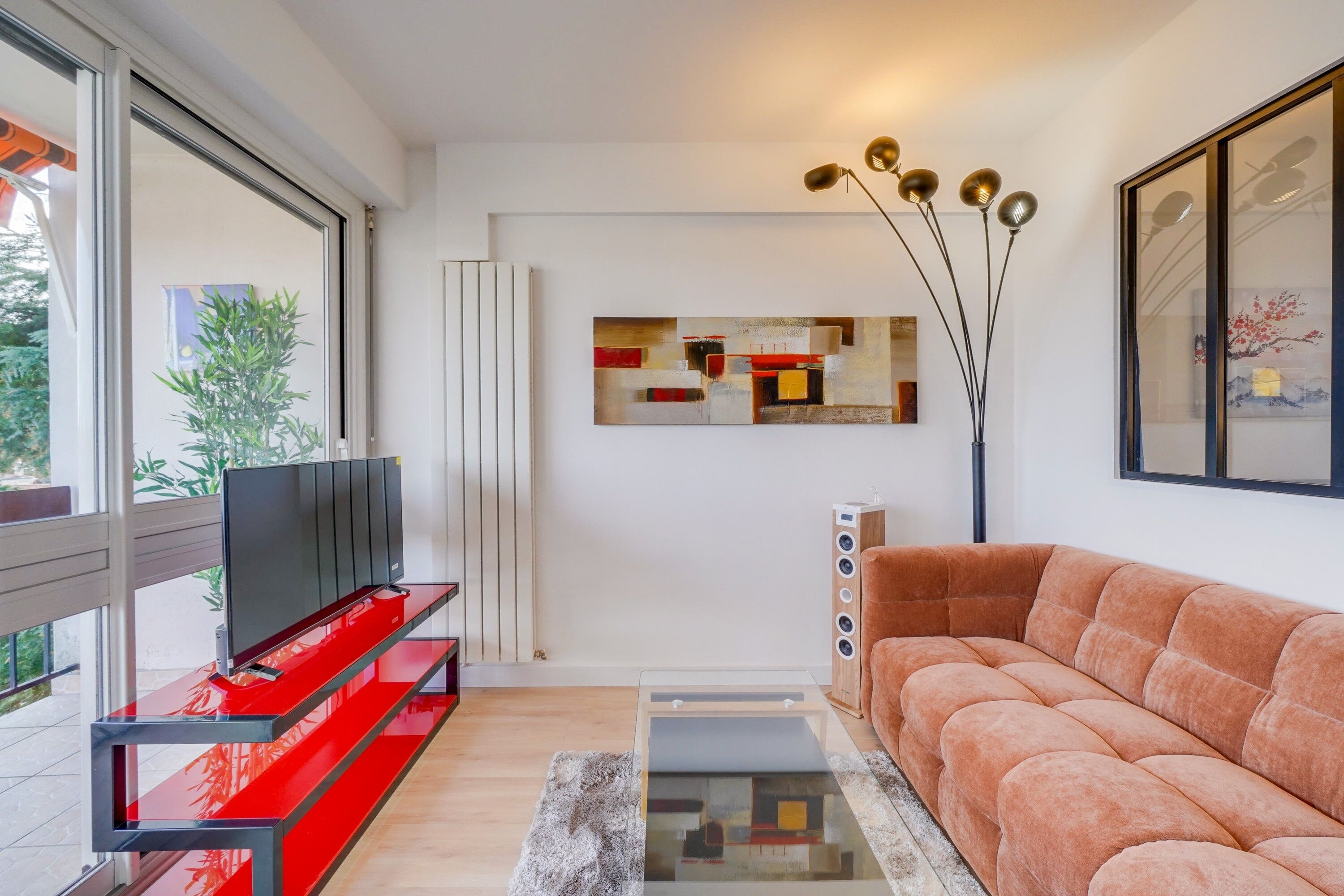 Televisio, DVD-soitin, stereot