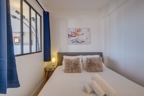 Fer et planche à repasser, Wi-Fi gratuit, draps fournis
