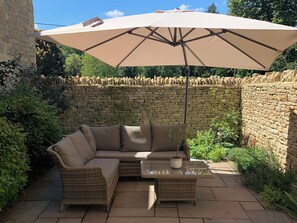 Terrace/patio - The Threshing Barn (Chipping Norton)