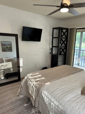 2 bedrooms, Internet - Perfect 2-bedroom condo in Clearwater Florida great for shopping & restaurants (Clearwater)