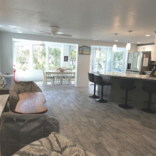 Weeki Wachee, Florida  Entire Home on Natural Spring - 2 Bed 2 Bath