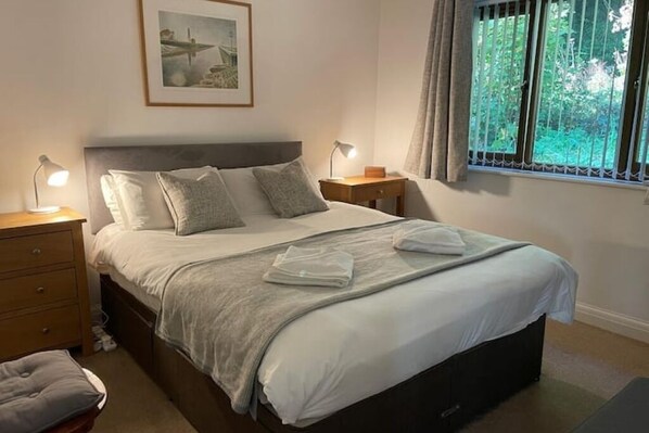 2 bedrooms, WiFi, bed sheets