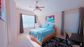 5 slaapkamers, een strijkplank/strijkijzer, wifi, beddengoed