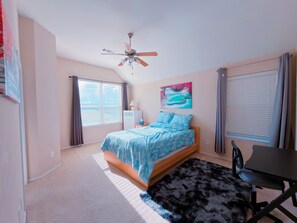 5 habitaciones, tabla de planchar con plancha, wifi y ropa de cama 