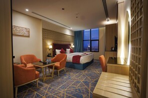 Grand-Doppelzimmer, 1 King-Bett | Pillowtop-Betten, Zimmersafe, laptopgeeigneter Arbeitsplatz