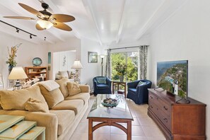 Smart TV - The Pirate's Mermaid near beach, sleeps 4 (St Simons Island)
