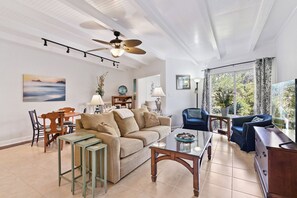 Smart TV - The Pirate's Mermaid near beach, sleeps 4 (St Simons Island)