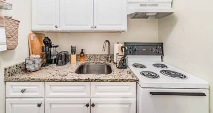 King Bed 3 min > Washington Sq 1 min >T