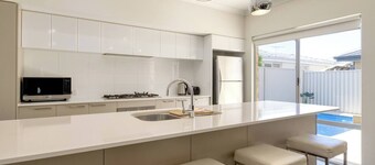 Belmont Beauty Relaxing Poolside Stay for Families