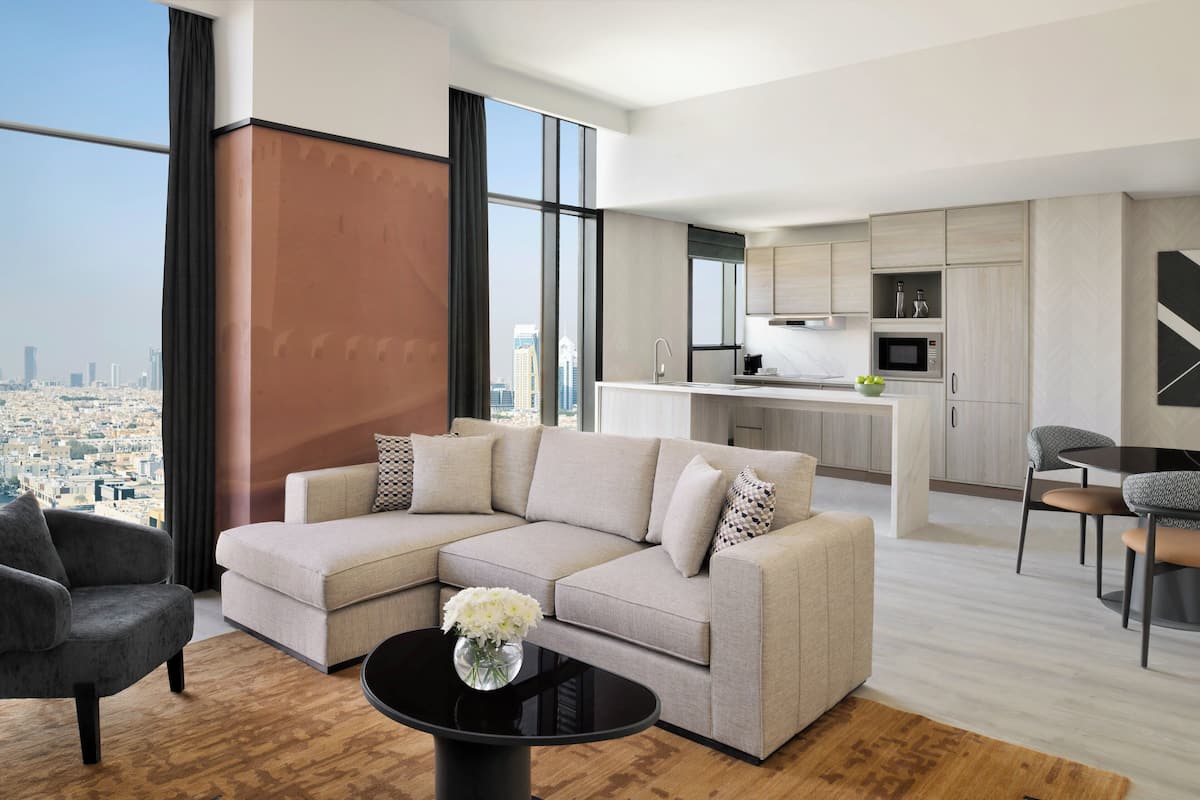 Minibar, Zimmersafe, individuell dekoriert, individuell eingerichtet