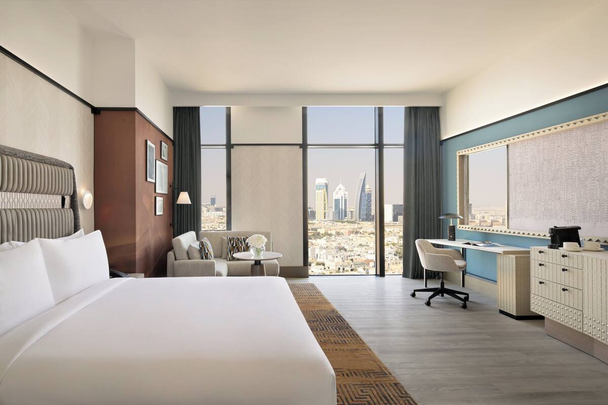 Minibar, Zimmersafe, individuell dekoriert, individuell eingerichtet