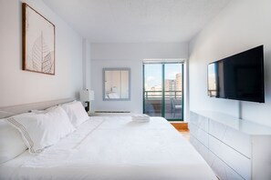 Apartment | 3 bedrooms - Sunny 3 BR 3 Bath Apt With Large Balcony (New York)