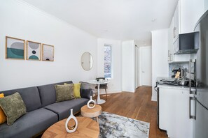 Apartment | 1 bedroom, Internet - 1 BR Gem in Prime Location of NYC (New York)