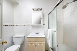 Apartment | 1 bedroom, Internet - Prime Upper West Side Location 1 Bedroom Apt (New York)