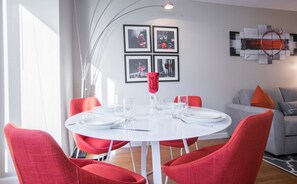 Room - Fully Furnished Studio Apartment (New York)