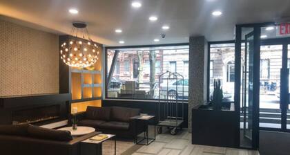 2 Bed Apt Ideally Located in UES of Manhattan