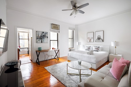 Bright and Comfy Studio in NYC