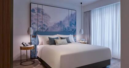 1 Bedroom Beautiful Unit in Prime Location