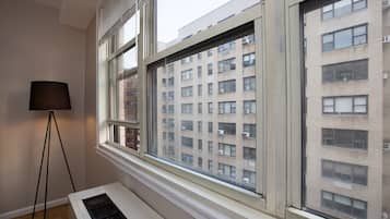 ์ํํธ | 1 ๊ฐ์ ์นจ์ค, ์ธํฐ๋ท