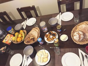 Free daily full breakfast 