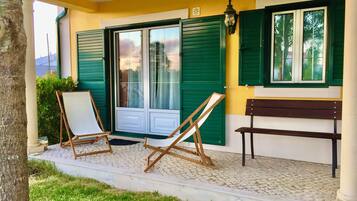 Comfort-sviitti, 1 keskisuuri parisänky, parveke, näköala puutarhaan | Ilmainen Wi-Fi