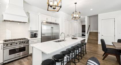 Luxury 9 Bedroom Estate with Private Pool; Steps to the Beach