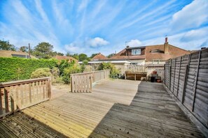 Property grounds - The Nest, Adapted Family Home (Bexhill)