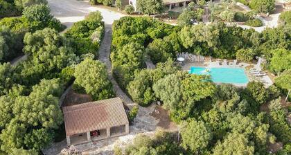 Private cottage at ground floor, in an exclusive and secluded location, 35 square meters, ideal for 4 guests.It comprises a cozy living room with a sofa bed, fully equipped kitchenette, a double bedroom and a bathroom with shower.A splendid terrace with