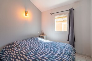 2 slaapkamers, een strijkplank/strijkijzer, wifi, beddengoed