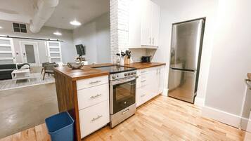 Mikrowelle, Ofen, Herdplatte, Geschirrspüler