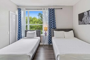3 chambres, fer et planche à repasser, accès Internet, draps fournis