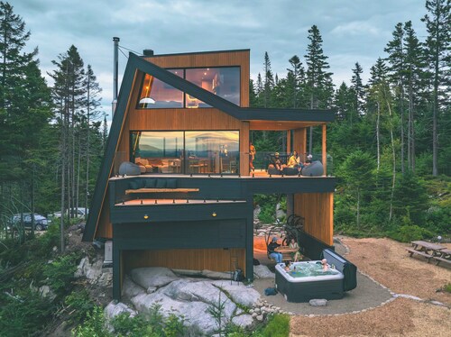 Phoenix mnt cAbin with panoramic views & Spa 30min from Quebec City