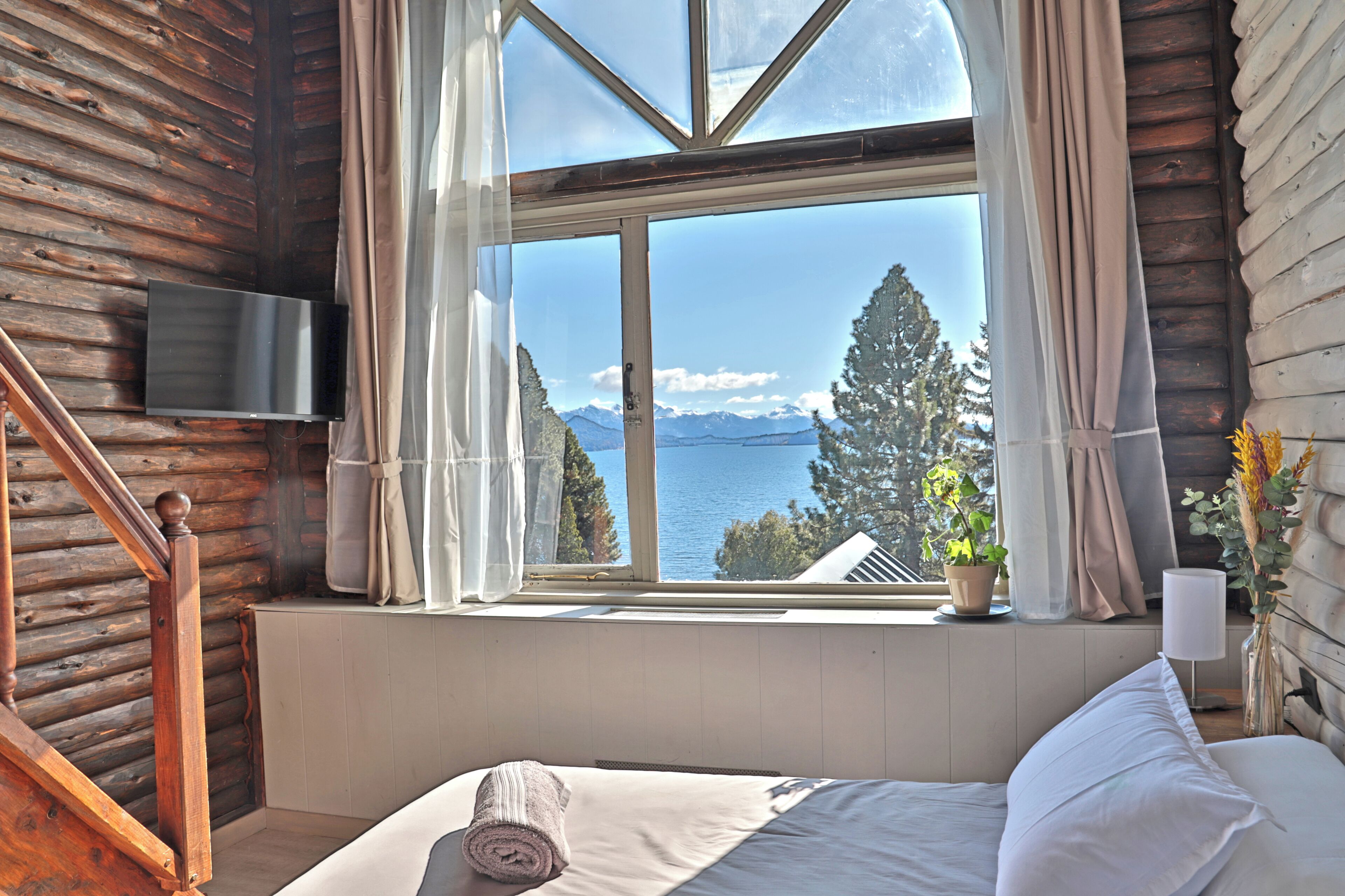 Caja de seguridad en la habitación, cortinas blackout y wifi gratis 