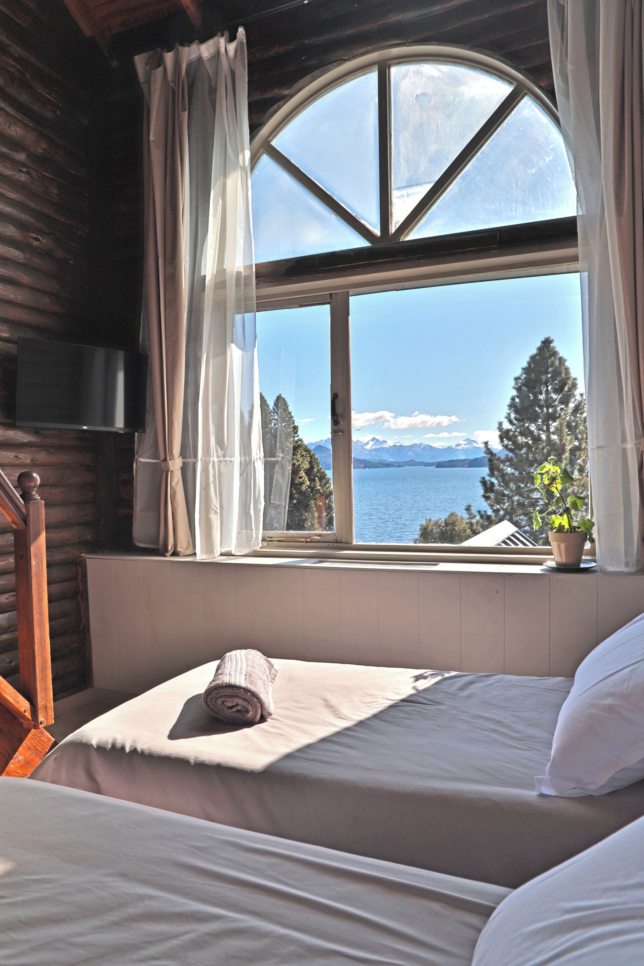 Pengeskab på værelset, mørklægningsgardiner, gratis Wi-Fi