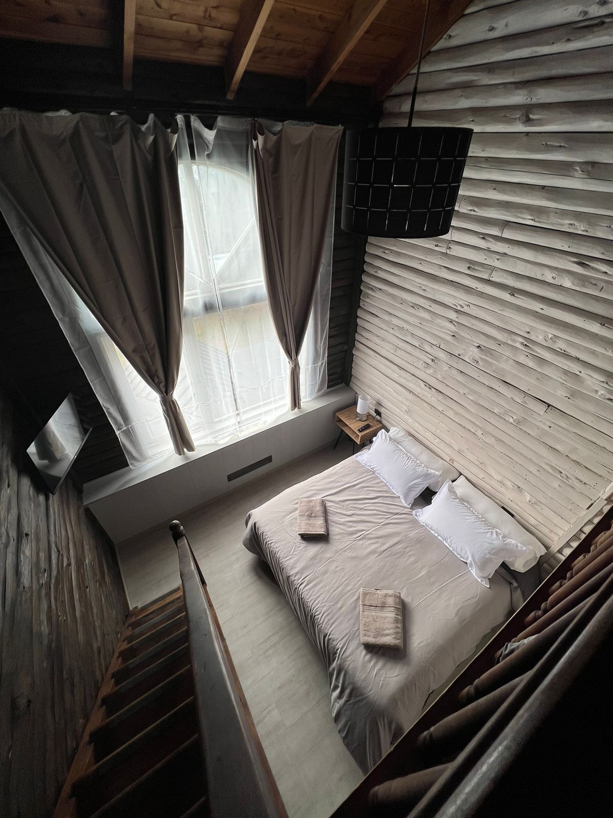 Caja de seguridad en la habitación, cortinas blackout y wifi gratis 