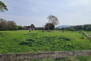 Property grounds - The Granary - Countryside Haven (Offham)