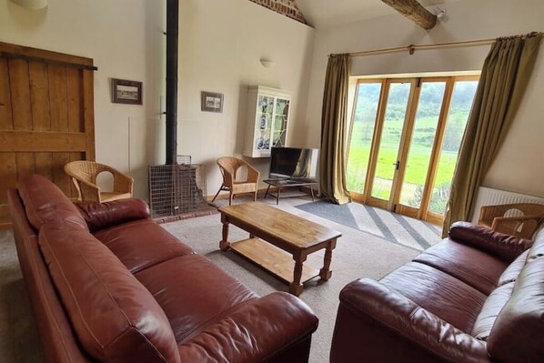 Living area - The Barn - Countryside Haven (Offham)