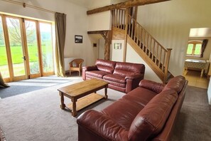 Living area - The Barn - Countryside Haven (Offham)